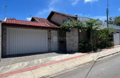 Casa com 5 quartos para alugar na Rua Maria Furtado Cabral, Balneário Santa Clara, Itajaí