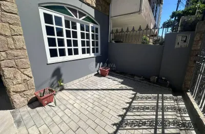 Casa comercial com 4 salas para alugar na Rua Juvenal Garcia, Centro, Itajaí