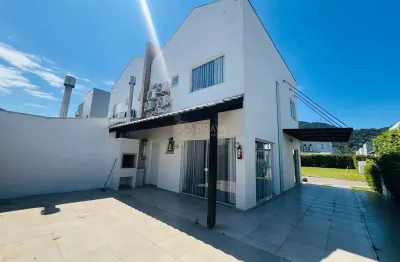 Casa com 3 quartos para alugar na Avenida Hermógenes de Assis Feijó, São Judas Tadeu, Balneário Camboriú