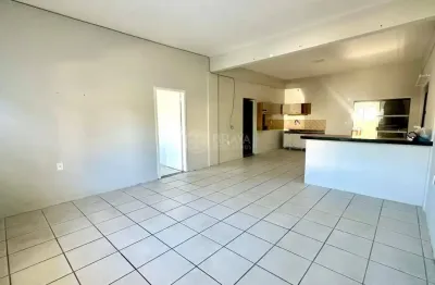 Casa com 3 quartos para alugar na Rua Maçarico, Ariribá, Balneário Camboriú