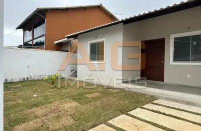 Belíssima casa com 3 qts e closet em condomínio fechado____