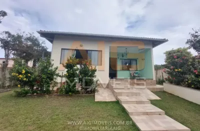 Casa 2 quartos suíte jardim área gourmet garagem e churrasqueira