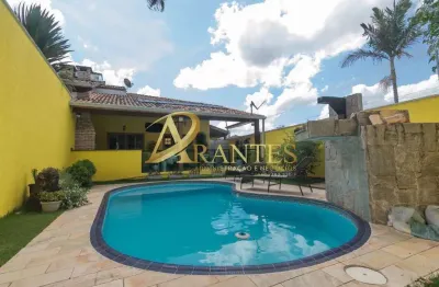 Casa em condomínio fechado com 3 quartos para alugar no Condomínio Portal das Rosas, Atibaia , 300 m2 por R$ 5.000