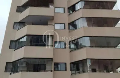 Apartamento com 3 quartos para alugar na Rua 284, 500, Meia Praia, Itapema