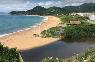 Linda casa anual no vivendas do atlantico, praia do estaleiro, balneário camboriú - sc