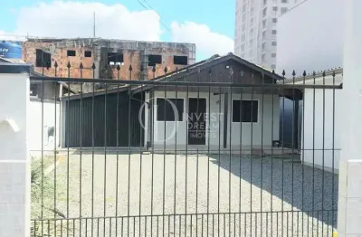Casa com 3 quartos para alugar na Rua 430, 752, Morretes, Itapema