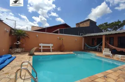 Belíssima casa á venda - localizado no altos de bragança!