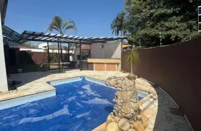 Casa com 4 quartos para alugar na Rua Dona Therezinha Bobadilha, Altos de Bragança, Bragança Paulista