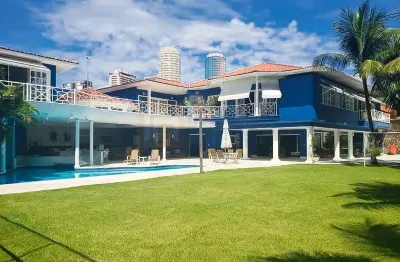 Casa à venda no condomínio alameda dos eucaliptos na barra da tijuca em terreno de 1270m² com 5 suítes piscina campo de futebol e 8 vagas de garagem