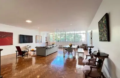 Excelente apartamento à venda em copacabana andar alto de 265m² com sala ampla 4 quartos sendo 1 suíte com armários varanda 2 vagas de garagem