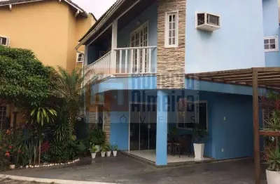 Casa duplex recreio dos bandeirantes à venda com 200m² área construída de 3 quartos sendo 1 suíte e 2 vagas de garagem condomínio fechado