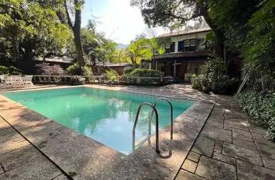 Linda casa à venda no condomínio jardim do itanhangá barra da tijuca de 564 m² em terreno de 1200m² com 4 quartos sendo 2 suítes 1 master 4 vagas