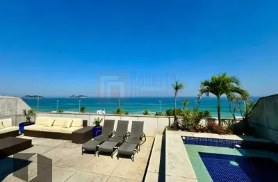 Magnífica cobertura frente mar à venda na barra da tijuca de 920m² com 5 suítes sala ampla 4 ambientes terraço cinema 5 vagas de garagem piscina