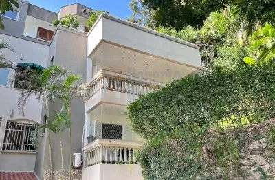Excelente cobertura duplex à venda na lagoa rodrigo de freitas de 203m²  5 quartos sendo 1 suíte sala ampla 2 ambientes varanda 2 vagas de garagem