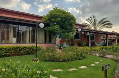 Casa à venda na travessa aracy, condomínio jardim das palmeiras, bragança paulista por r$ 2.200.000