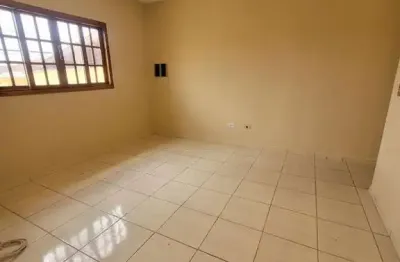 Casa com 2 quartos para alugar na rua araras, vila mota, bragança paulista por r$ 2.100