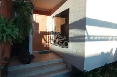 Casa térrea com 1 suite e 2 quartos no jardim veneza  sobra de terreno