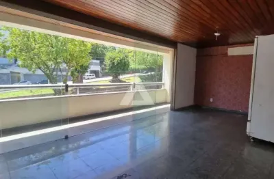 Casa na federação com 6 quartos e 3 suítes, 234m² à venda por r$ 1.300.000,00