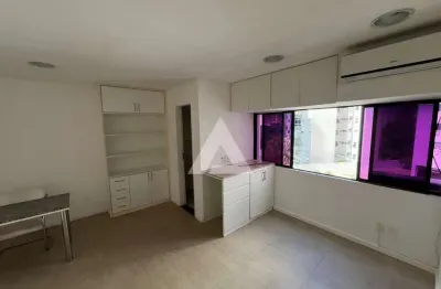 Sala comercial à venda na Rua Humberto de Campos, 282, Graça, Salvador