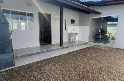 Linda casa sozinha no terreno á venda com amplo espaços - 1 suíte + 2 dormitórios - balneário piçarras/itacolomi