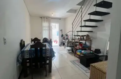 Casa com 2 quartos à venda na Rua Mário Neto, 379, Itacolomi, Balneário Piçarras