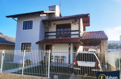 Casa com 3 quartos à venda em Pedra Branca, Palhoça 