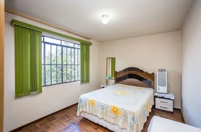 Apartamento térreo estilo retro com 3 quartos, 3 banheiros  no rebouças