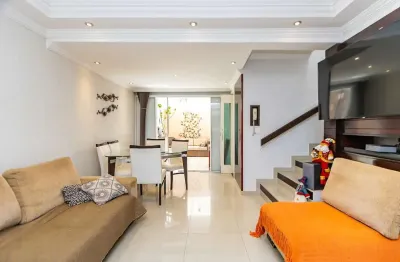 Casa em condomínio fechado com 3 quartos à venda no Cajuru, Curitiba 