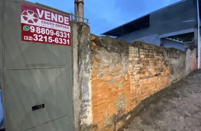 Lote com fase de construção no bairro nossa senhora aparecida!