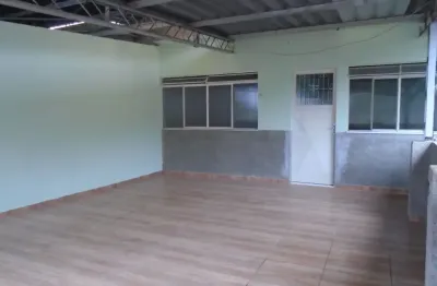 Casa com 2 quartos para alugar na Rua Antônio de Paula Mendes, Bandeirantes, Juiz de Fora