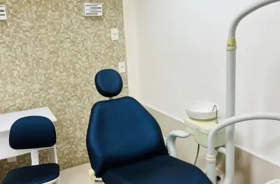Sala comercial com 1 sala para alugar na Rua Santo Antônio, 415, Centro, Juiz de Fora