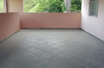 Casa com 1 quarto e área externa (varandão) - bairro santos dumont