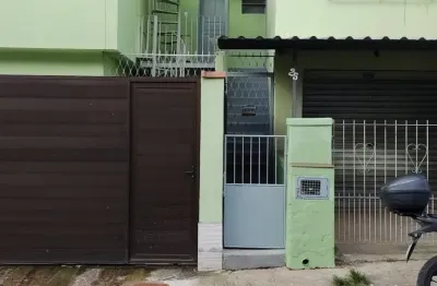 Casa com 1 quarto para alugar na Rua Professora Amélia Glanzmann, 25, Santa Cândida, Juiz de Fora