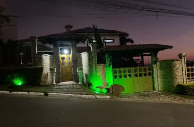 Casa a venda de alto padrão em condomínio exclusivo