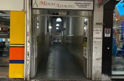 Sala comercial bem localizada na Marechal Deodoro, ideal para escritório