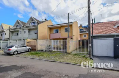 Sobrado com 4 quartos sendo 2 suítes no uberaba, próximo ao supermercado jacomar.