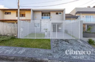Sobrado com 3 quartos sendo 1 suíte no bairro barreirinha, próximo ao parque são lourenço