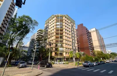Apartamento com 3 quartos, no batel próximo a praça do japão.