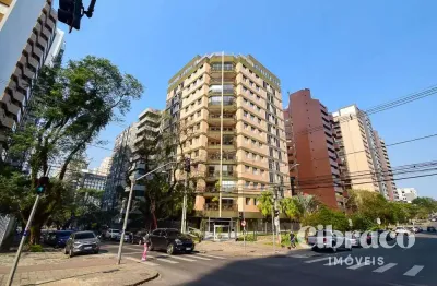 Apartamento com 3 quartos, no batel próximo a praça do japão.