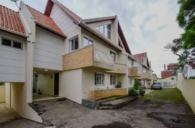 Sobrado com 3 quartos sendo 1 suítes no centro cívico - próx. shopping muller.