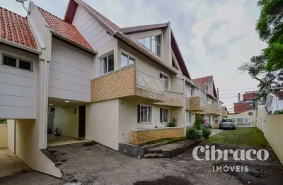 Sobrado com 3 quartos sendo 1 suítes no centro cívico - próx. shopping muller.