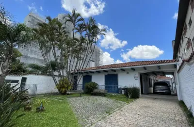 Casa comercial com 18 salas para alugar na Rua Floriano Essenfelder, 178, Alto da Glória, Curitiba