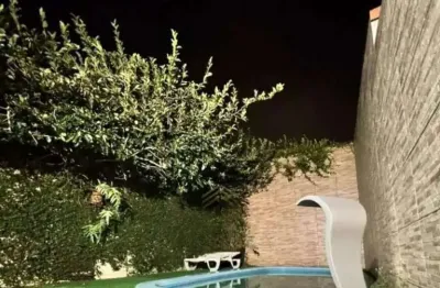 Sobrado a venda 02 dormitorios com piscina no bairro ipiranga em são josé