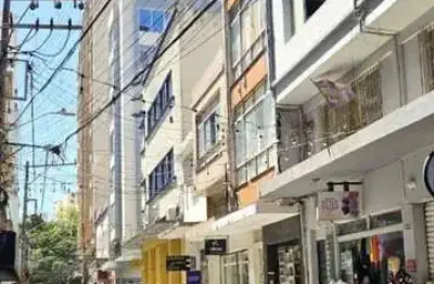 Apartamento à venda com 01 dormitório no centro de florianópolis/sc