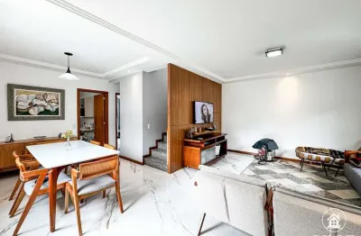 Casa em condomínio com 4 quartos, 218m2 à venda por R$1.100.000 em Teresópolis