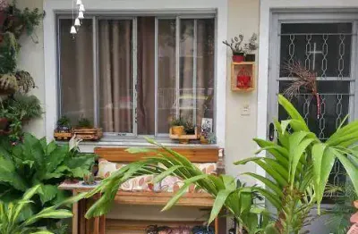 Casa em condomínio/2 quartos/ estrada do cabuçu/500 metros do rio da prata/ aceita financiamento.