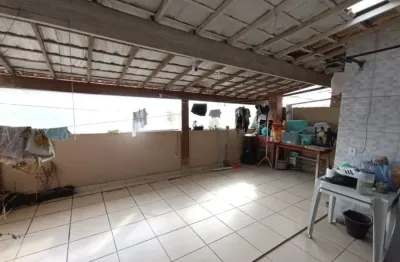 Casa de 3 quartos em condomínio próximo ao West Shopping; Casa na Estrada da Posse