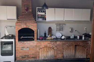 Casa em condomínio próximo ao park shopping; casa com 3 quartos em condomínio