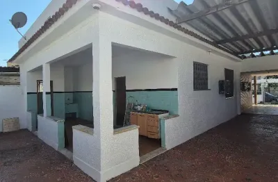 Casa linear na estrada do monteiro; casa 3 quartos no centro de campo grande rj