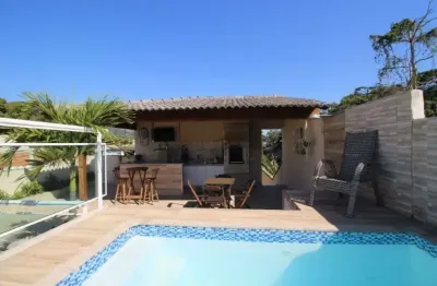 Casa linear com 3 quartos em condomínio; casa no rio da prata.